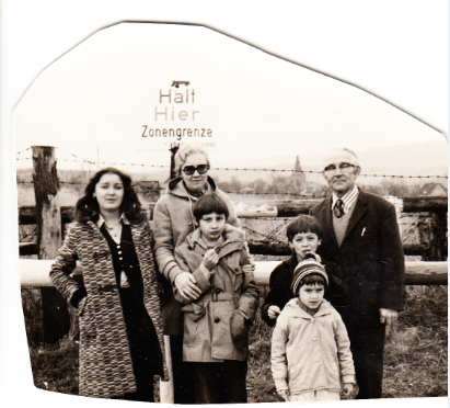 Joyce Aravena mit ihrer Familie